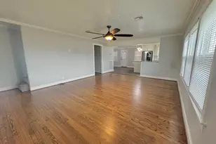 702 Marion St, Port Neches, TX 77651 - Photo 2