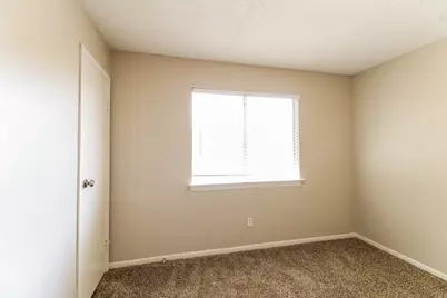 10810 Kirkbend Drive, Houston, TX 77089 - Photo 12