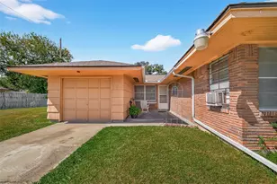 5658 Berry Creek Dr, Houston, TX 77017 - Photo 2
