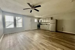 6705 Fairway Dr, Houston, TX 77087 - Photo 2