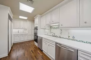 1111 Hermann Dr, Houston, TX 77004 - Photo 18