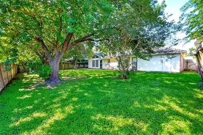 15207 Pleasant Valley Road, Houston, TX 77062 - Photo 38