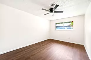 15207 Pleasant Valley Rd, Houston, TX 77062 - Photo 20