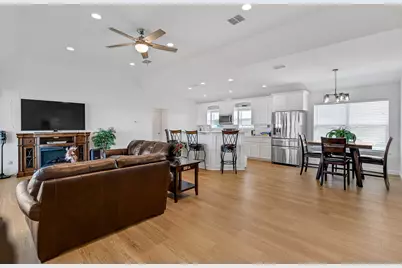 747 Waypoint Drive, Palacios, TX 77465 - Photo 12