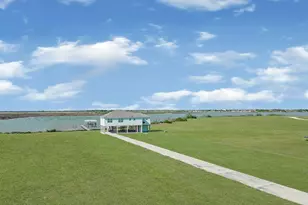 747 Waypoint Dr, Palacios, TX 77465 - Photo 4