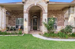 13336 Lake Breeze Ln, Willis, TX 77318 - Photo 2