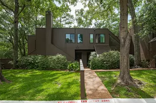 241 Litchfield Ln, Houston, TX 77024 - Photo 2
