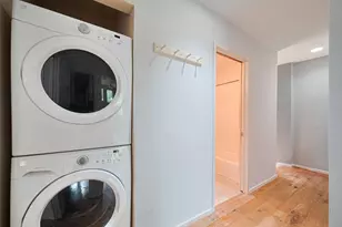 241 Litchfield Ln, Houston, TX 77024 - Photo 16