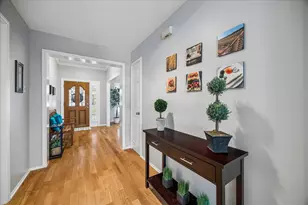 1506 S Gabriel River Cir, Sugar Land, TX 77478 - Photo 4