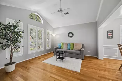 1506 S Gabriel River Circle, Sugar Land, TX 77478 - Photo 6