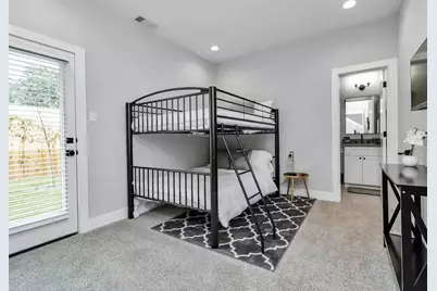 1915 Kolfahl Street #B, Houston, TX 77023 - Photo 32