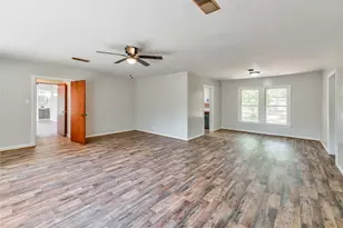 104 N Pecan St, Woodville, TX 75979 - Photo 12