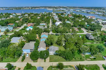 914 Hawthorne, Clear Lake Shores, TX 77565 - Photo 6