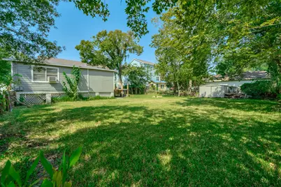 914 Hawthorne, Clear Lake Shores, TX 77565 - Photo 8