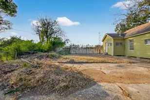 415 Pearl St, Baytown, TX 77520 - Photo 36