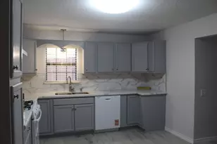 206 N Orange St, Sweeny, TX 77480 - Photo 4