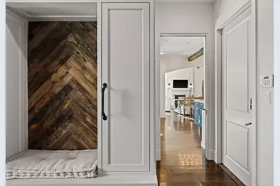 8307 Maple Court, Bellaire, TX 77401 - Photo 16