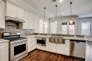 1411 W 22nd St, Houston, TX 77008 - Photo 6