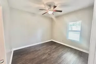 56 Woodland Hills Dr, Conroe, TX 77303 - Photo 8