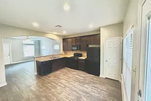 56 Woodland Hills Dr, Conroe, TX 77303 - Photo 6