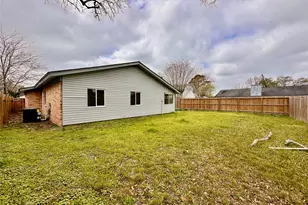 13754 Shirebrook Dr, Sugar Land, TX 77498 - Photo 20