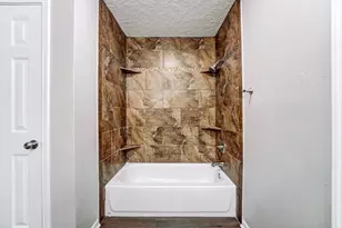 13903 Dentwood Dr, Houston, TX 77014 - Photo 36