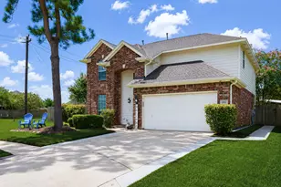 1802 Oak Lodge Dr, Pearland, TX 77581 - Photo 2