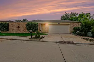 8327 Spring Wind Dr, Houston, TX 77040 - Photo 4