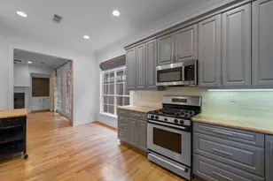 3219 N Pemberton Cir Dr, Houston, TX 77025 - Photo 4