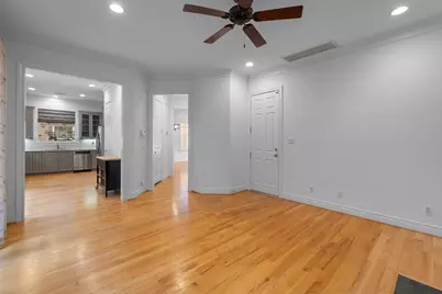 3219 N Pemberton Circle Drive, Houston, TX 77025 - Photo 6