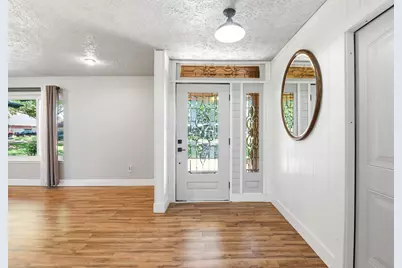 101 W Larkspur Drive, Alvin, TX 77511 - Photo 2