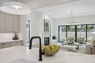 938 Gardenia Dr, Houston, TX 77018 - Photo 12