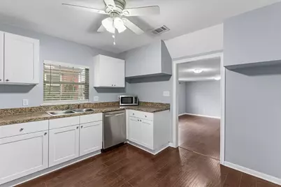 709 1/2 Gale Street #APT, Houston, TX 77009 - Photo 4