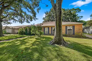 5223 Wigton Dr, Houston, TX 77096 - Photo 2
