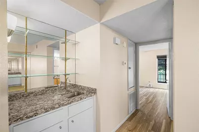 1818 Augusta Drive #4, Houston, TX 77057 - Photo 14