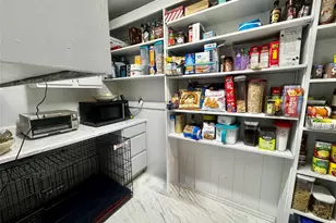 1029 Vine Dr, Angleton, TX 77515 - Photo 12