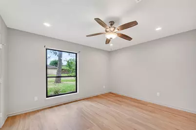 9727 Forest Hollow Drive, Baytown, TX 77521 - Photo 28