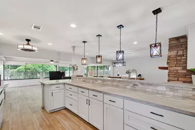 9727 Forest Hollow Drive, Baytown, TX 77521 - Photo 18