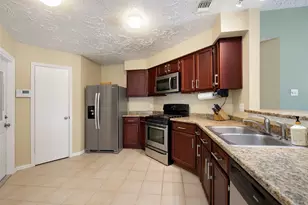 410 Village Creek Dr, Webster, TX 77598 - Photo 10