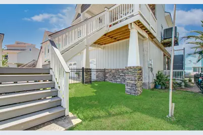 215 Lokai Street, Tiki Island, TX 77554 - Photo 4