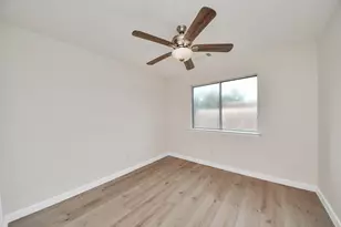 11927 Canyon Mills Dr, Houston, TX 77095 - Photo 32