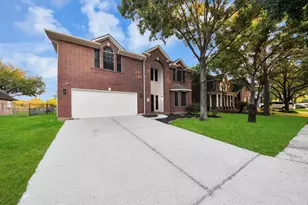 11927 Canyon Mills Dr, Houston, TX 77095 - Photo 2