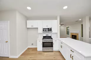 11927 Canyon Mills Dr, Houston, TX 77095 - Photo 12