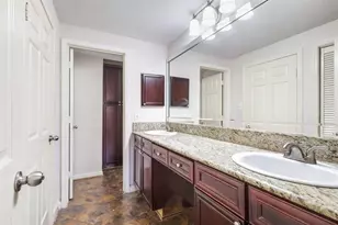 2255 Braeswood Park Dr, Houston, TX 77030 - Photo 10