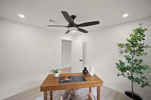 4813 Hummingbird St, Houston, TX 77035 - Photo 20