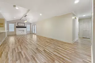 6811 Heron Dr, Houston, TX 77087 - Photo 10