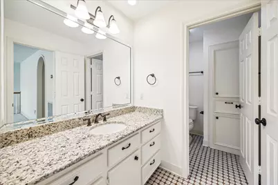 30 Halfmoon Court, The Woodlands, TX 77380 - Photo 24