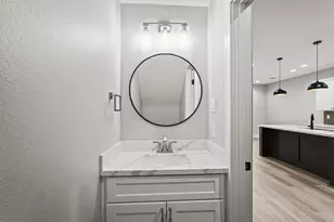 2113 St Charles St, Houston, TX 77003 - Photo 4