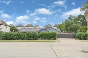 1613 Wycliffe Dr, Houston, TX 77043 - Photo 2