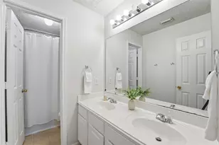 8126 Buffalo Springs Ct, Sugar Land, TX 77479 - Photo 36